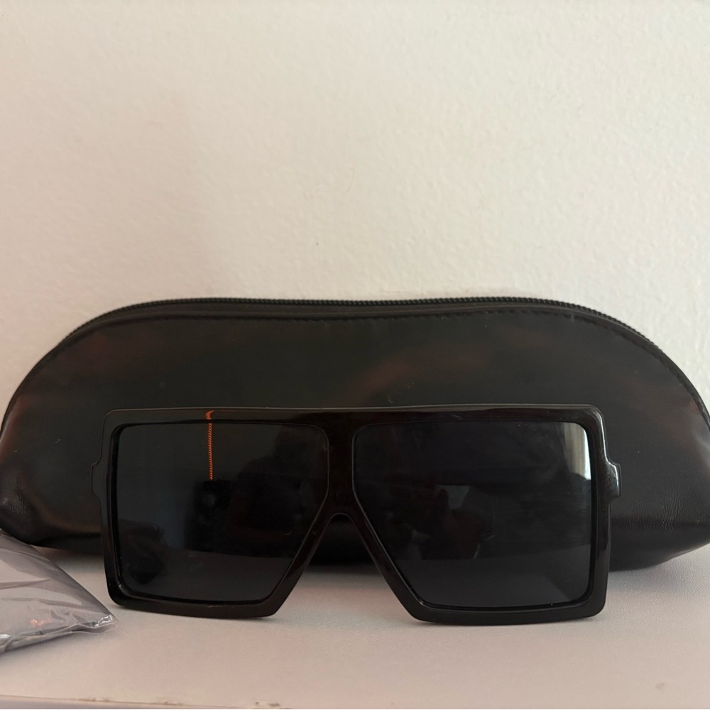 Black Oversized Sunglasses with Case